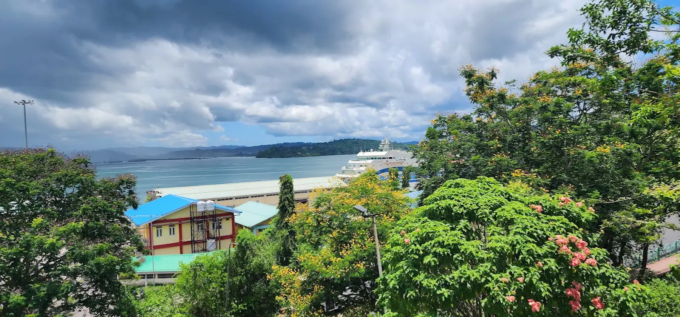 Hotel De Pebbles veiw.webp